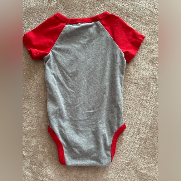 🐥👶Infant Onesie’s 3 for $12 - Picture 10 of 10